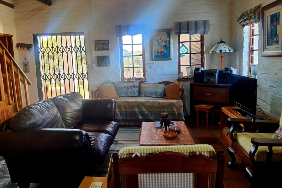 4 Bedroom Property for Sale in Boggomsbaai Western Cape